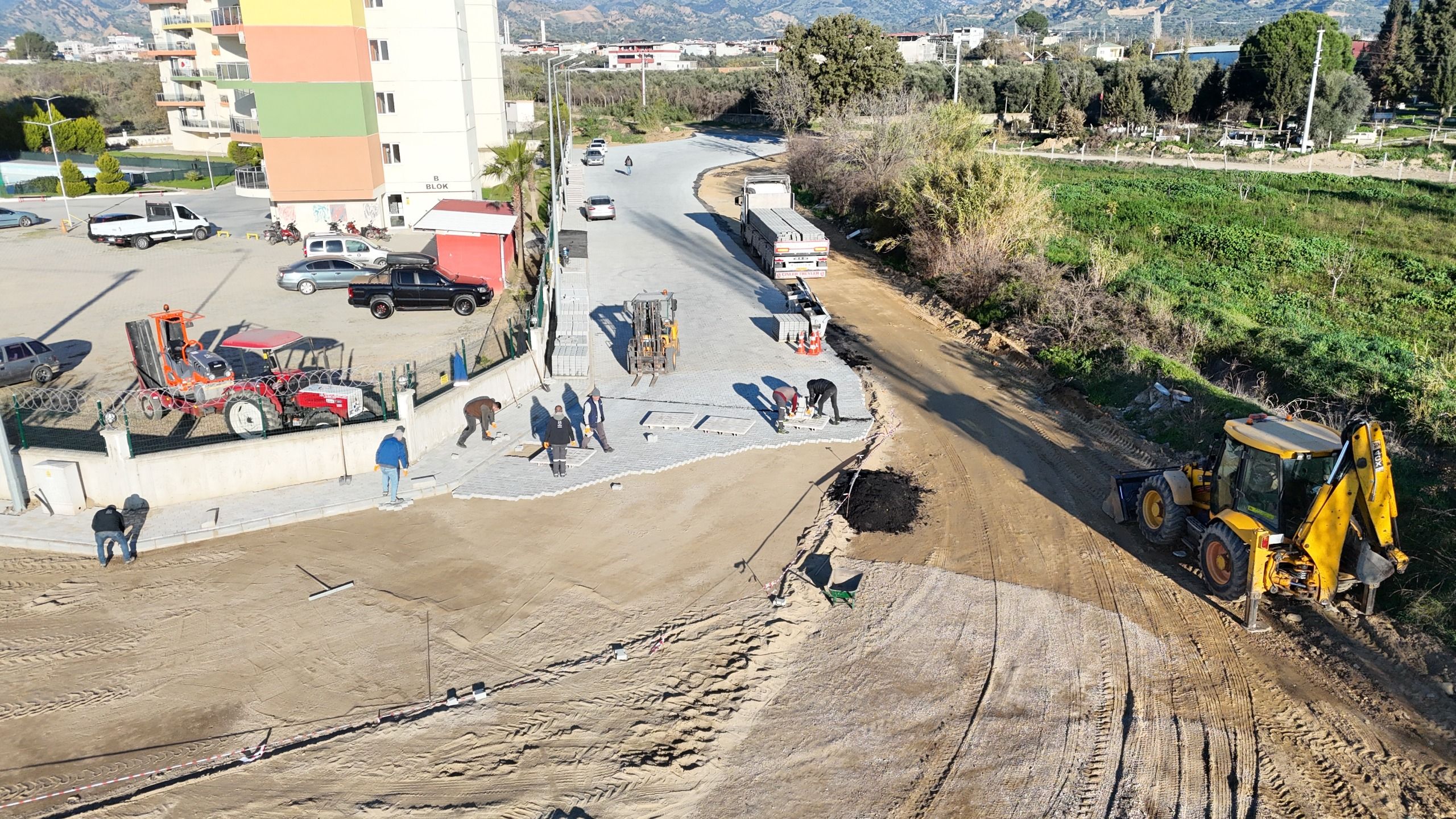 Nazilli Belediyesi’nden Yeşil Mahalle’ye 5 bin metrekarelik yol yatırımı