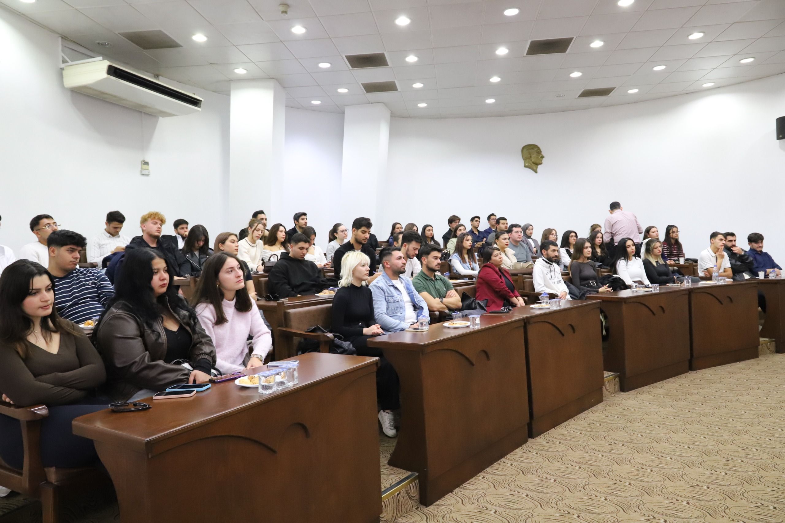 NAZİLLİ BELEDİYESİ GENÇLİK MECLİSİ İLK TOPLANTISINI YAPTI