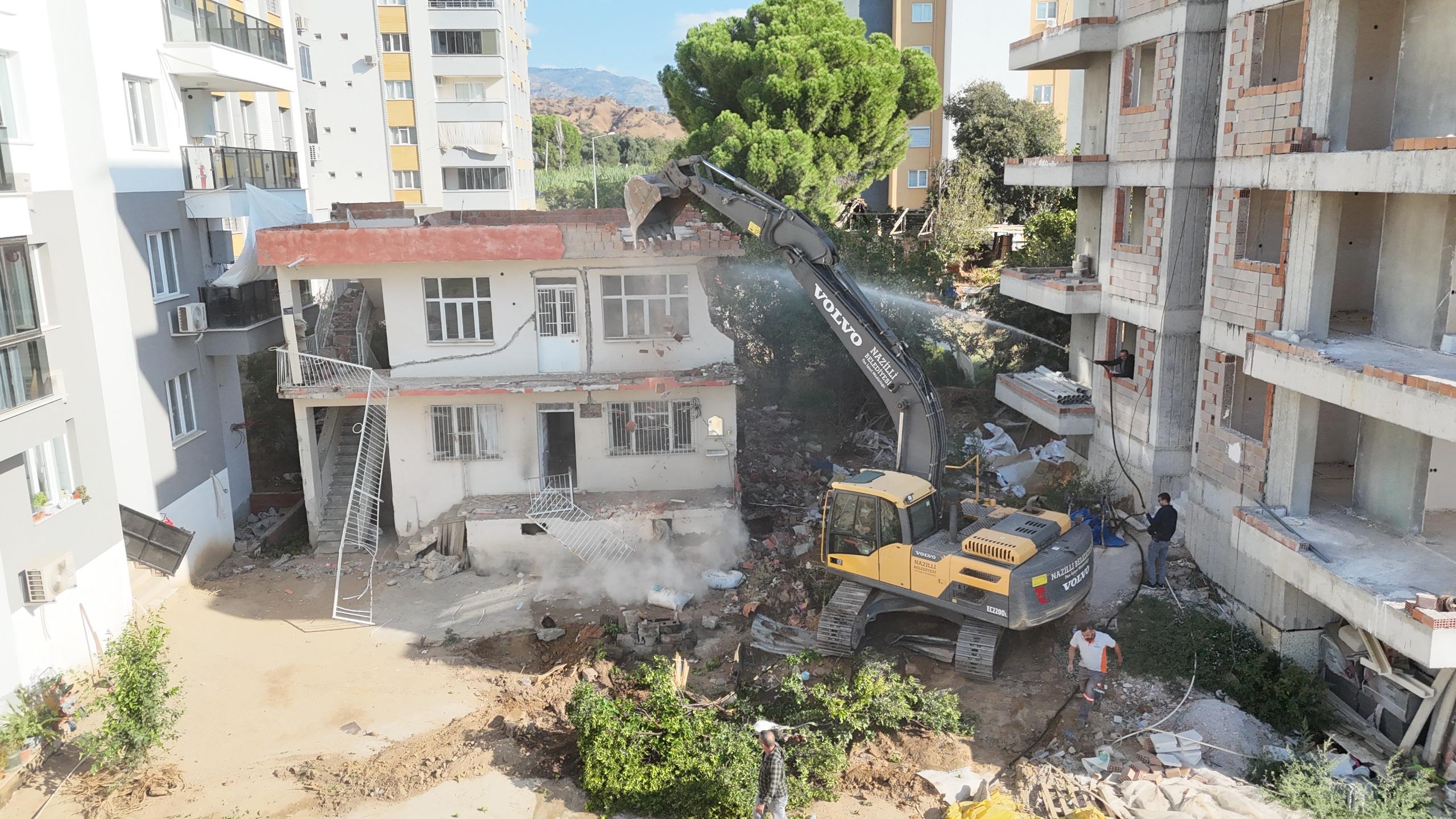 NAZİLLİ BELEDİYESİ’NDEN YEŞİL MAHALLE’DE TRAFİĞİ RAHATLATACAK HAMLE
