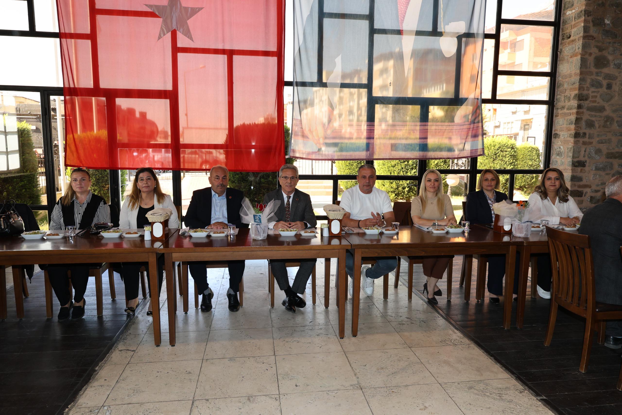 BAŞKAN TETİK: “ARTIK MUHTARLARIMIZ DA AZ LAF, ÇOK İŞ DİYOR”